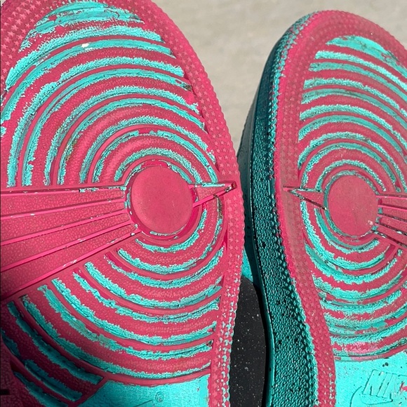 COPY - Super rare Teal and black Jordan’s 🔥🔥🔥 - Picture 10 of 10